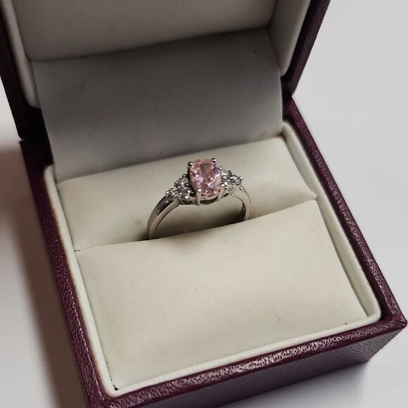 18K White Gold Plated Ring Size 7.5 - Picture 1 of 3